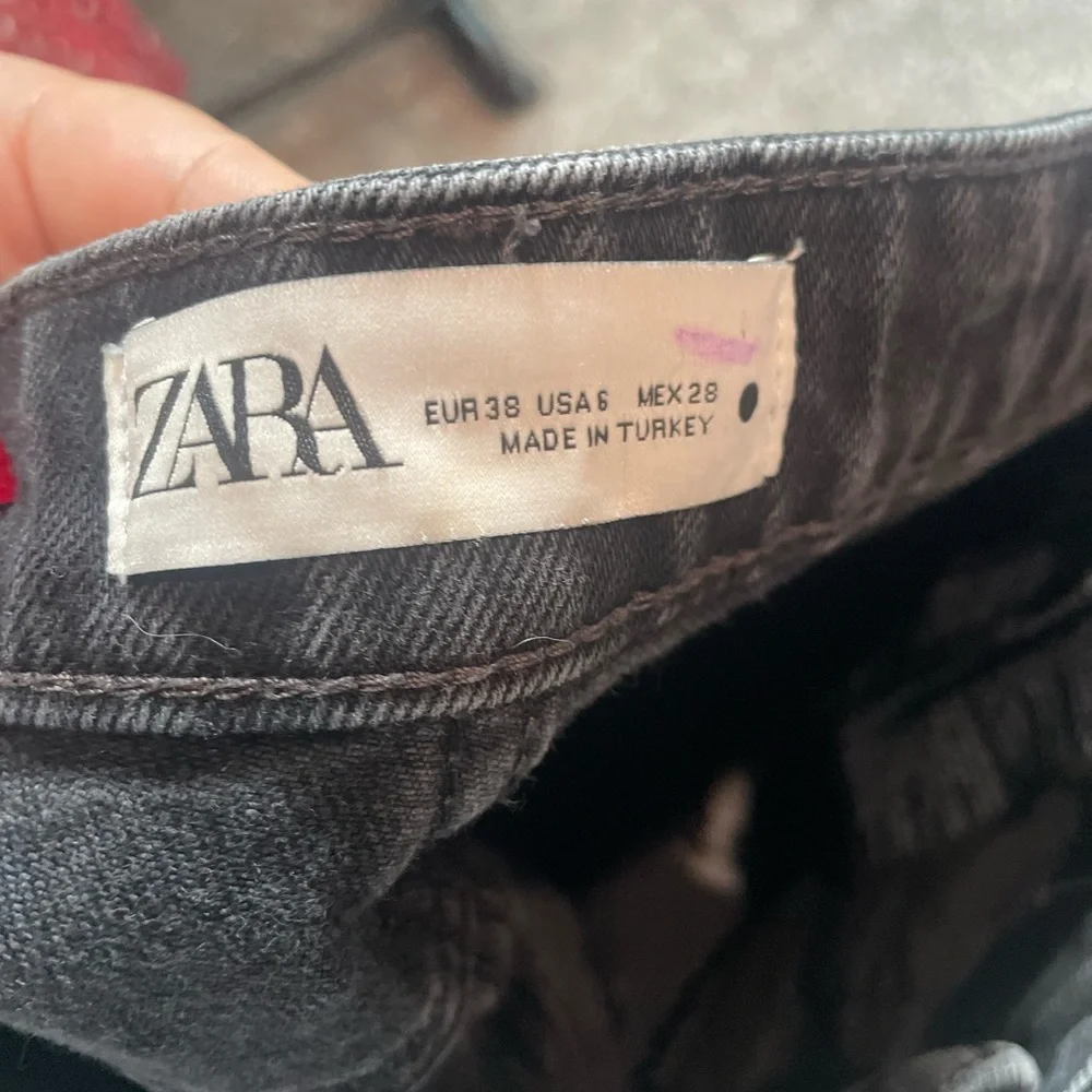 Zara Women’s Black “Paint Splatter” Jeans - Picture 8 of 9